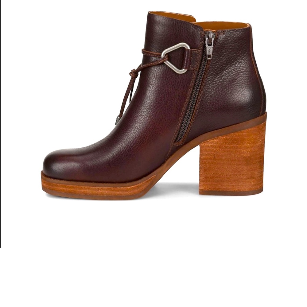 Korks platform stacked heel bootie